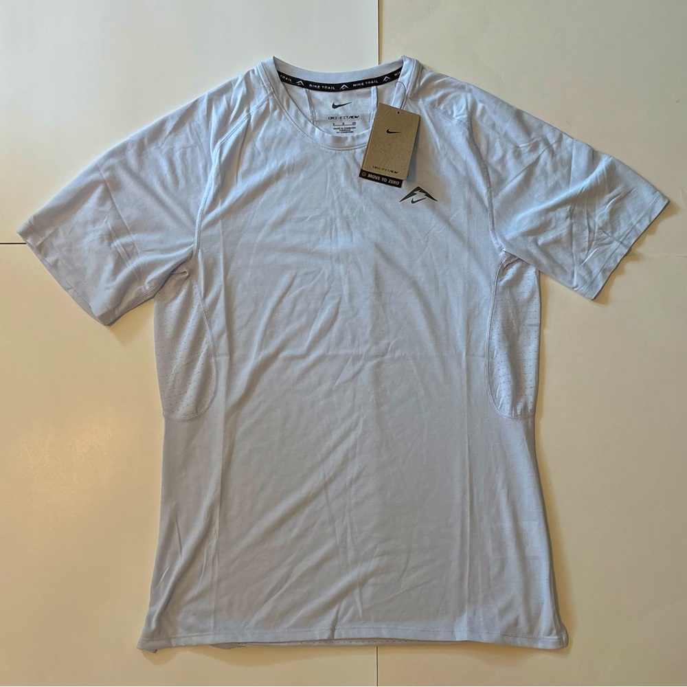 Nike Trail Solar Chase Men's Dri-FIT ADV Short-Sleeve Running Top HJ3580-085